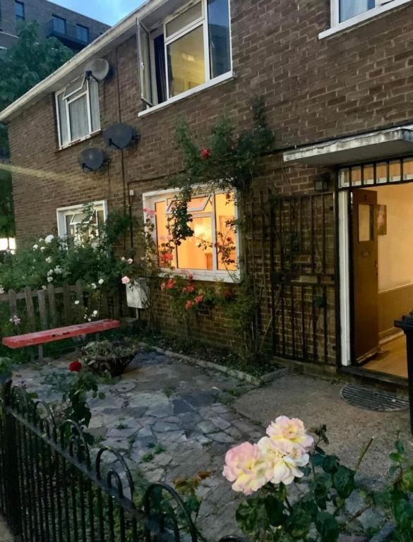 Whitechapel Lindley House R2 Hotel Londra Exterior foto